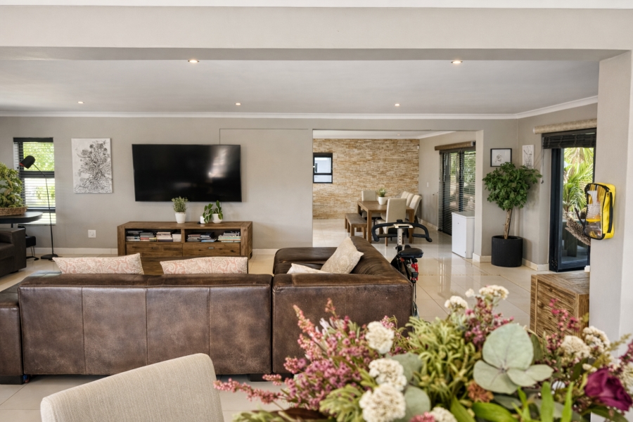 4 Bedroom Property for Sale in Flamingo Vlei Western Cape
